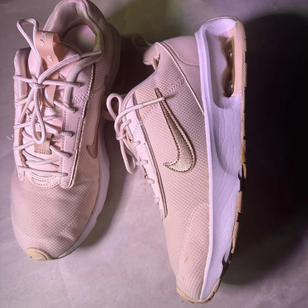 Nike Women's Beige Sneakers